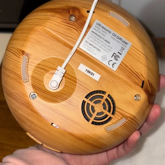 VicTsing Wood Grain Essential Oil Diffuser - Picture 6 of 7